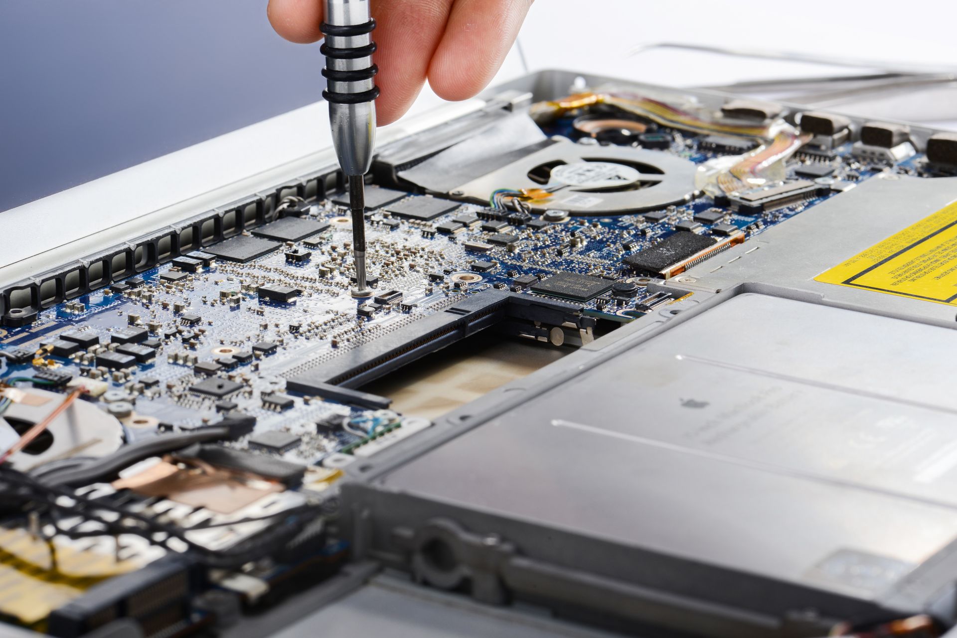 【2023定位器】MacBook修主機板有這些創意十足的款式,還不進來看看?